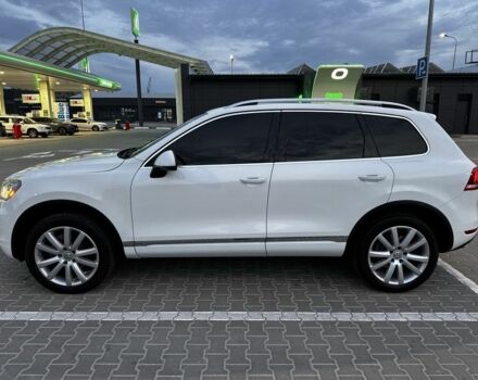 Белый Фольксваген Туарег, объемом двигателя 3 л и пробегом 266 тыс. км за 17000 $, фото 2 на Automoto.ua