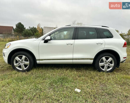Белый Фольксваген Туарег, объемом двигателя 3 л и пробегом 236 тыс. км за 22000 $, фото 9 на Automoto.ua