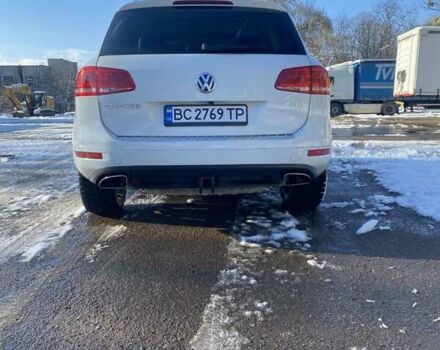 Белый Фольксваген Туарег, объемом двигателя 2.97 л и пробегом 400 тыс. км за 17000 $, фото 8 на Automoto.ua