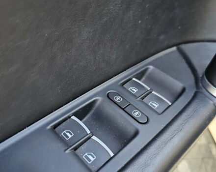 Белый Фольксваген Туарег, объемом двигателя 3 л и пробегом 260 тыс. км за 26000 $, фото 21 на Automoto.ua