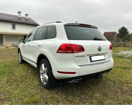 Белый Фольксваген Туарег, объемом двигателя 3 л и пробегом 236 тыс. км за 22500 $, фото 1 на Automoto.ua