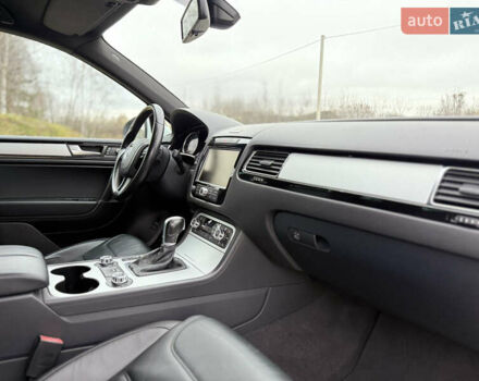 Белый Фольксваген Туарег, объемом двигателя 3 л и пробегом 279 тыс. км за 22999 $, фото 27 на Automoto.ua