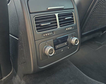 Белый Фольксваген Туарег, объемом двигателя 3 л и пробегом 260 тыс. км за 26000 $, фото 35 на Automoto.ua