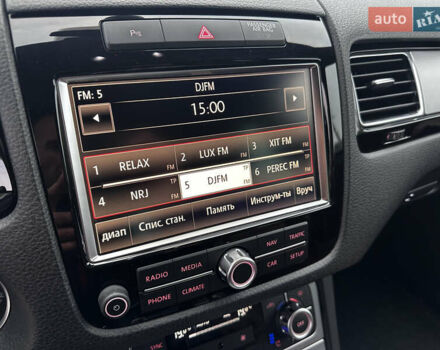 Белый Фольксваген Туарег, объемом двигателя 2.97 л и пробегом 260 тыс. км за 21900 $, фото 34 на Automoto.ua