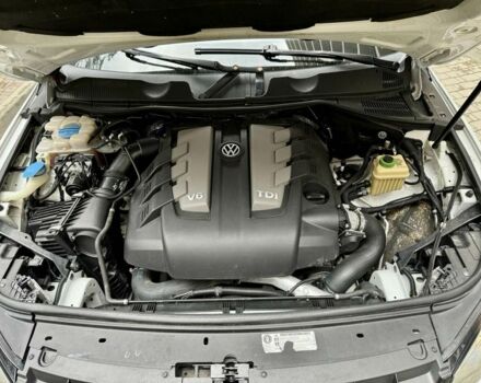 Белый Фольксваген Туарег, объемом двигателя 3 л и пробегом 291 тыс. км за 15900 $, фото 18 на Automoto.ua