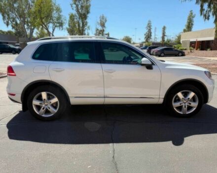 Белый Фольксваген Туарег, объемом двигателя 3 л и пробегом 83 тыс. км за 10500 $, фото 3 на Automoto.ua