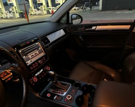 Белый Фольксваген Туарег, объемом двигателя 3 л и пробегом 266 тыс. км за 17000 $, фото 21 на Automoto.ua