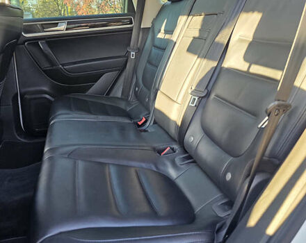 Белый Фольксваген Туарег, объемом двигателя 3 л и пробегом 260 тыс. км за 26000 $, фото 36 на Automoto.ua