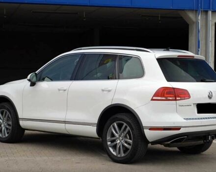 Белый Фольксваген Туарег, объемом двигателя 3 л и пробегом 103 тыс. км за 11900 $, фото 5 на Automoto.ua