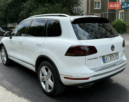 Білий Фольксваген Туарег, об'ємом двигуна 3 л та пробігом 215 тис. км за 25800 $, фото 4 на Automoto.ua