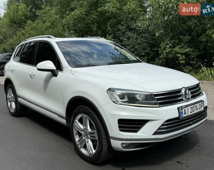 Білий Фольксваген Туарег, об'ємом двигуна 3 л та пробігом 215 тис. км за 25800 $, фото 1 на Automoto.ua