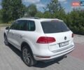 Белый Фольксваген Туарег, объемом двигателя 3.6 л и пробегом 167 тыс. км за 15700 $, фото 4 на Automoto.ua