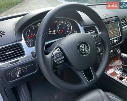 Белый Фольксваген Туарег, объемом двигателя 3 л и пробегом 290 тыс. км за 19900 $, фото 11 на Automoto.ua