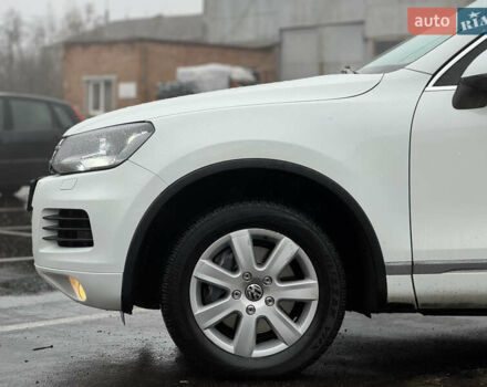 Белый Фольксваген Туарег, объемом двигателя 2.97 л и пробегом 248 тыс. км за 18000 $, фото 7 на Automoto.ua