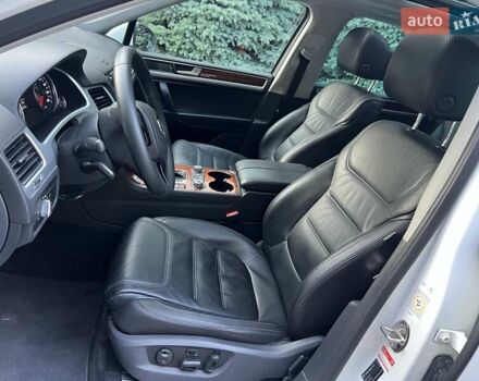 Белый Фольксваген Туарег, объемом двигателя 3 л и пробегом 290 тыс. км за 19900 $, фото 9 на Automoto.ua