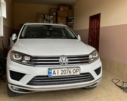 Білий Фольксваген Туарег, об'ємом двигуна 3 л та пробігом 215 тис. км за 25800 $, фото 34 на Automoto.ua