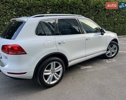 Белый Фольксваген Туарег, объемом двигателя 3 л и пробегом 290 тыс. км за 19900 $, фото 5 на Automoto.ua