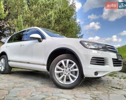 Білий Фольксваген Туарег, об'ємом двигуна 3 л та пробігом 241 тис. км за 21800 $, фото 28 на Automoto.ua