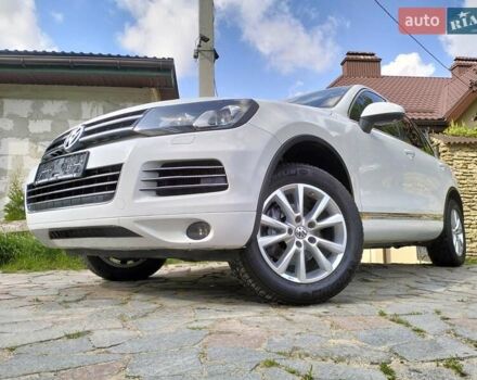 Білий Фольксваген Туарег, об'ємом двигуна 3 л та пробігом 241 тис. км за 21800 $, фото 23 на Automoto.ua