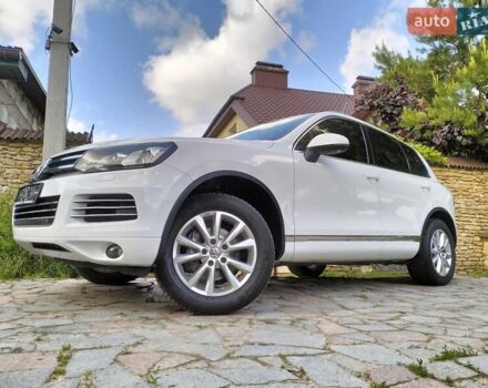 Білий Фольксваген Туарег, об'ємом двигуна 3 л та пробігом 241 тис. км за 21800 $, фото 26 на Automoto.ua