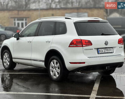 Белый Фольксваген Туарег, объемом двигателя 2.97 л и пробегом 248 тыс. км за 18000 $, фото 10 на Automoto.ua