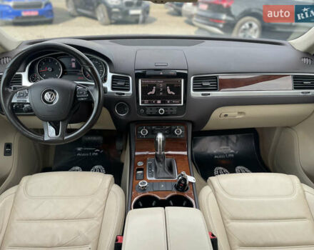 Белый Фольксваген Туарег, объемом двигателя 2.97 л и пробегом 141 тыс. км за 23500 $, фото 8 на Automoto.ua