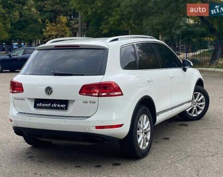 Белый Фольксваген Туарег, объемом двигателя 2.98 л и пробегом 258 тыс. км за 22499 $, фото 4 на Automoto.ua