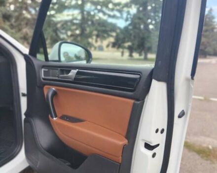 Белый Фольксваген Туарег, объемом двигателя 2.97 л и пробегом 162 тыс. км за 21500 $, фото 10 на Automoto.ua