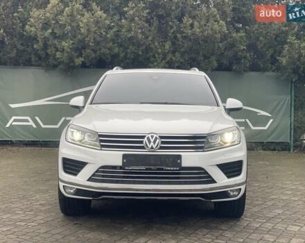 Білий Фольксваген Туарег, об'ємом двигуна 2.97 л та пробігом 228 тис. км за 23900 $, фото 1 на Automoto.ua