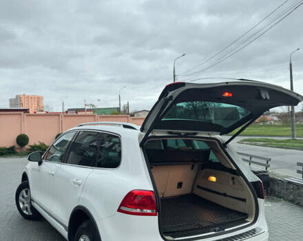 Белый Фольксваген Туарег, объемом двигателя 2.97 л и пробегом 278 тыс. км за 26800 $, фото 27 на Automoto.ua