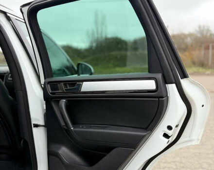 Белый Фольксваген Туарег, объемом двигателя 3 л и пробегом 279 тыс. км за 22999 $, фото 33 на Automoto.ua