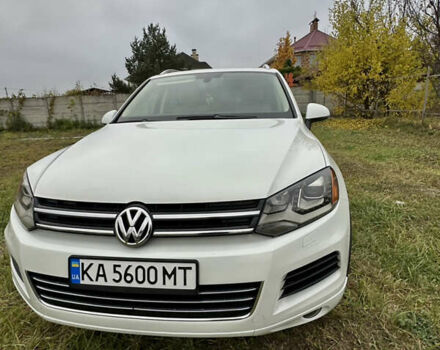 Белый Фольксваген Туарег, объемом двигателя 3 л и пробегом 236 тыс. км за 22000 $, фото 8 на Automoto.ua