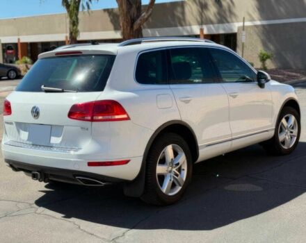 Белый Фольксваген Туарег, объемом двигателя 3 л и пробегом 83 тыс. км за 10500 $, фото 7 на Automoto.ua