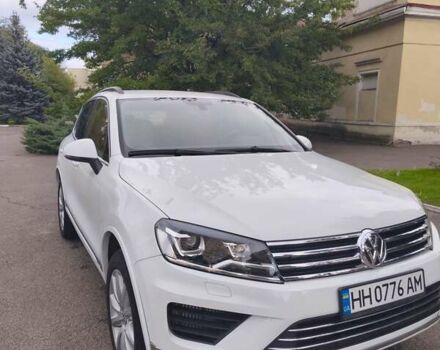 Белый Фольксваген Туарег, объемом двигателя 2.97 л и пробегом 162 тыс. км за 21500 $, фото 2 на Automoto.ua