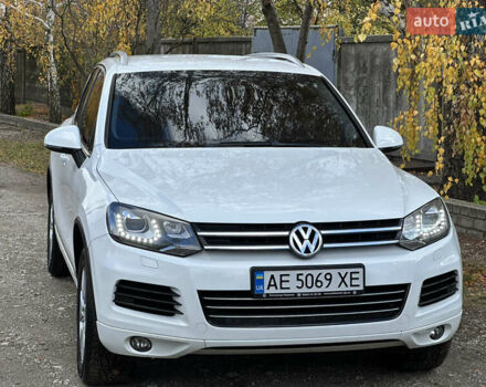 Белый Фольксваген Туарег, объемом двигателя 2.97 л и пробегом 230 тыс. км за 18500 $, фото 3 на Automoto.ua