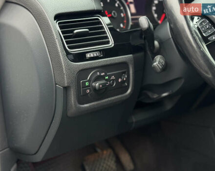 Белый Фольксваген Туарег, объемом двигателя 2.97 л и пробегом 248 тыс. км за 18000 $, фото 26 на Automoto.ua