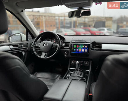 Белый Фольксваген Туарег, объемом двигателя 2.97 л и пробегом 248 тыс. км за 18000 $, фото 48 на Automoto.ua