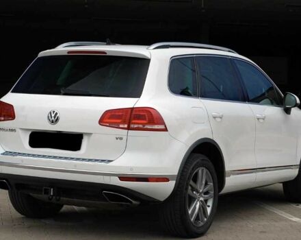 Белый Фольксваген Туарег, объемом двигателя 3 л и пробегом 103 тыс. км за 11900 $, фото 3 на Automoto.ua