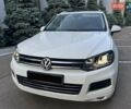 Белый Фольксваген Туарег, объемом двигателя 3 л и пробегом 290 тыс. км за 19900 $, фото 1 на Automoto.ua
