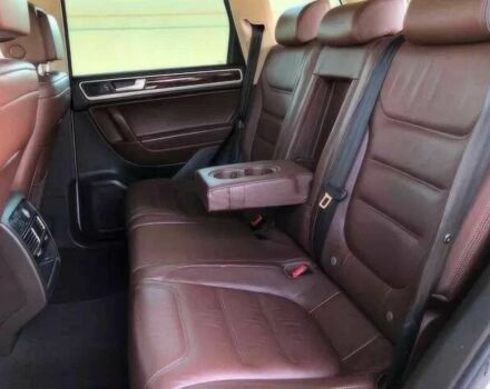 Білий Фольксваген Туарег, об'ємом двигуна 3 л та пробігом 88 тис. км за 3800 $, фото 9 на Automoto.ua