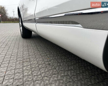 Белый Фольксваген Туарег, объемом двигателя 2.97 л и пробегом 260 тыс. км за 21900 $, фото 12 на Automoto.ua