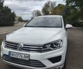 Белый Фольксваген Туарег, объемом двигателя 2.97 л и пробегом 162 тыс. км за 21500 $, фото 1 на Automoto.ua