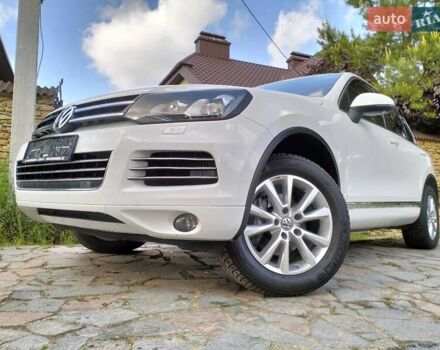 Білий Фольксваген Туарег, об'ємом двигуна 3 л та пробігом 241 тис. км за 21800 $, фото 27 на Automoto.ua
