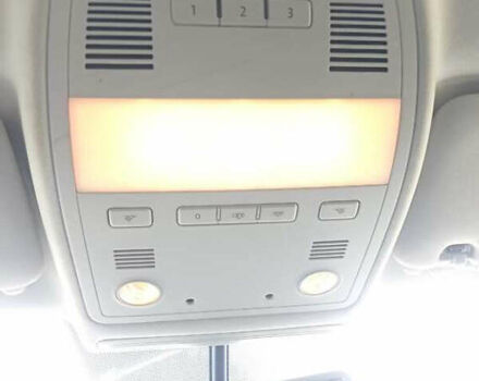 Белый Фольксваген Туарег, объемом двигателя 3 л и пробегом 140 тыс. км за 18600 $, фото 4 на Automoto.ua