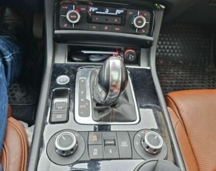 Белый Фольксваген Туарег, объемом двигателя 3 л и пробегом 154 тыс. км за 12500 $, фото 12 на Automoto.ua