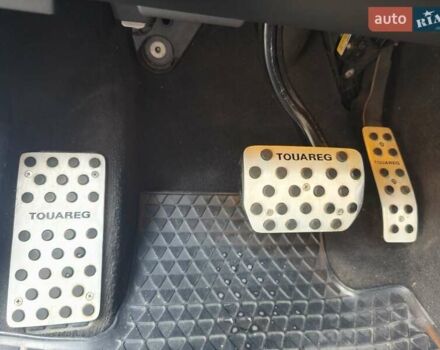 Белый Фольксваген Туарег, объемом двигателя 2.97 л и пробегом 162 тыс. км за 21500 $, фото 23 на Automoto.ua