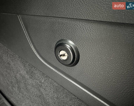 Белый Фольксваген Туарег, объемом двигателя 2.97 л и пробегом 260 тыс. км за 21900 $, фото 30 на Automoto.ua