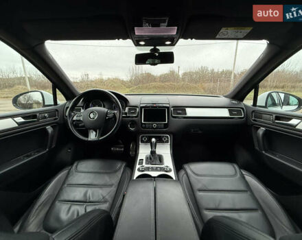 Белый Фольксваген Туарег, объемом двигателя 3 л и пробегом 279 тыс. км за 22999 $, фото 32 на Automoto.ua