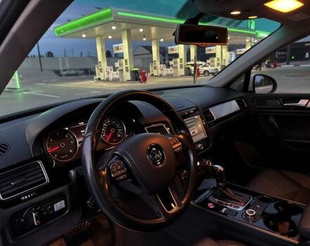 Белый Фольксваген Туарег, объемом двигателя 3 л и пробегом 266 тыс. км за 17000 $, фото 20 на Automoto.ua