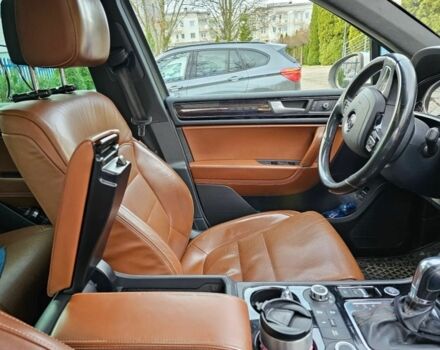 Белый Фольксваген Туарег, объемом двигателя 3 л и пробегом 154 тыс. км за 12500 $, фото 6 на Automoto.ua